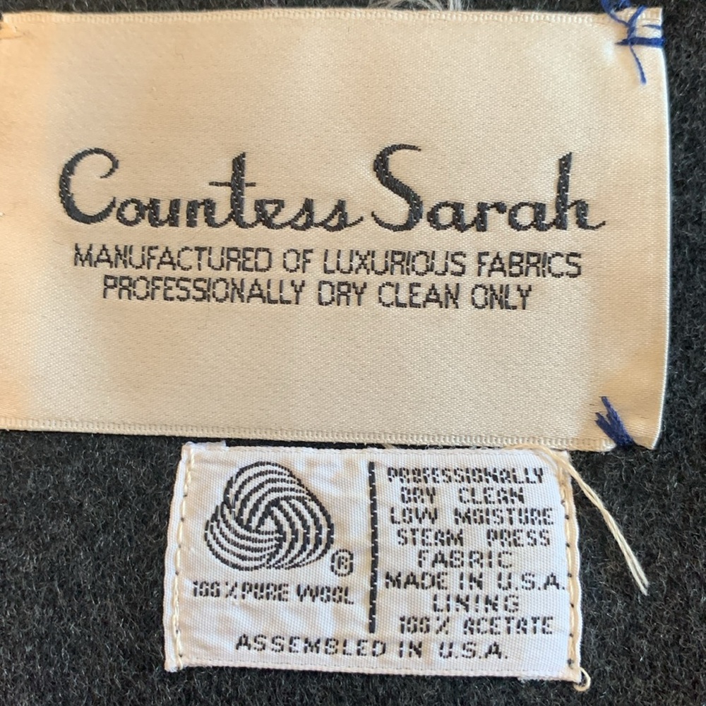 Countess Sarah Coat - Picture 10 of 14
